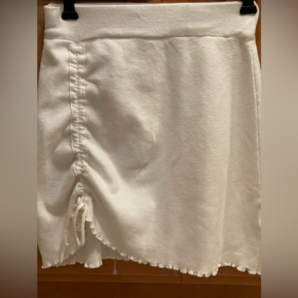 Wore once. All sales are final . No refund, return or exchange